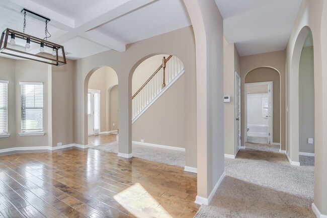 Building Photo - 5403 Hadwin Ct