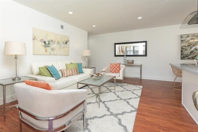 Building Photo - Gorgeous Remodeled 2 Bedroom 1 Bath Condo ...
