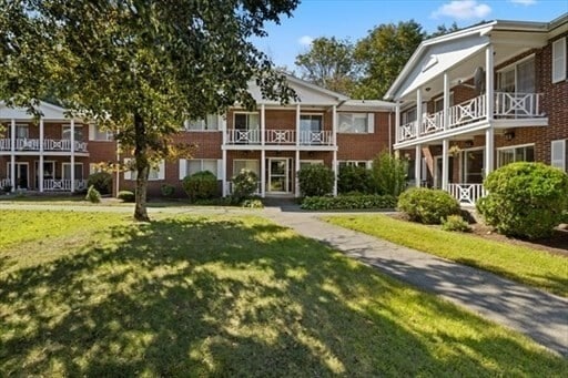 Building Photo - 12 Bayberry Dr