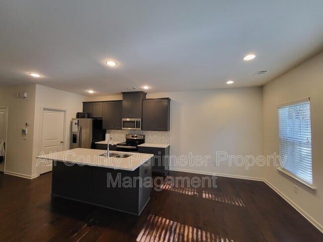 Building Photo - 5163 Madeline Pl