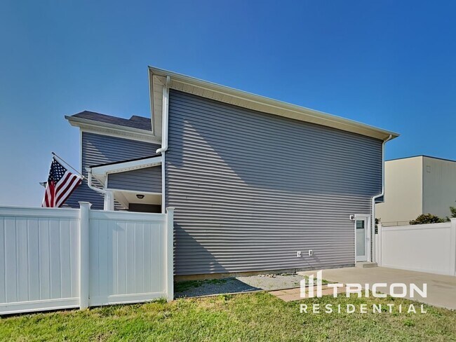 Building Photo - 1809 Sunray Dr