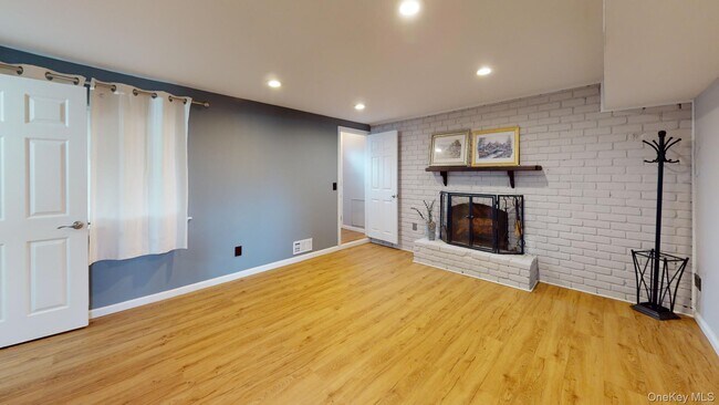 Building Photo - 511 Freeman Ave