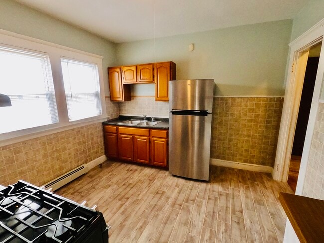 Building Photo - 174 Campbell Ave