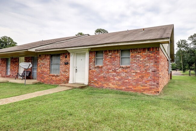 Primary Photo - COMING SOON: 3 Bedroom 2 Bath Fourplex | B...