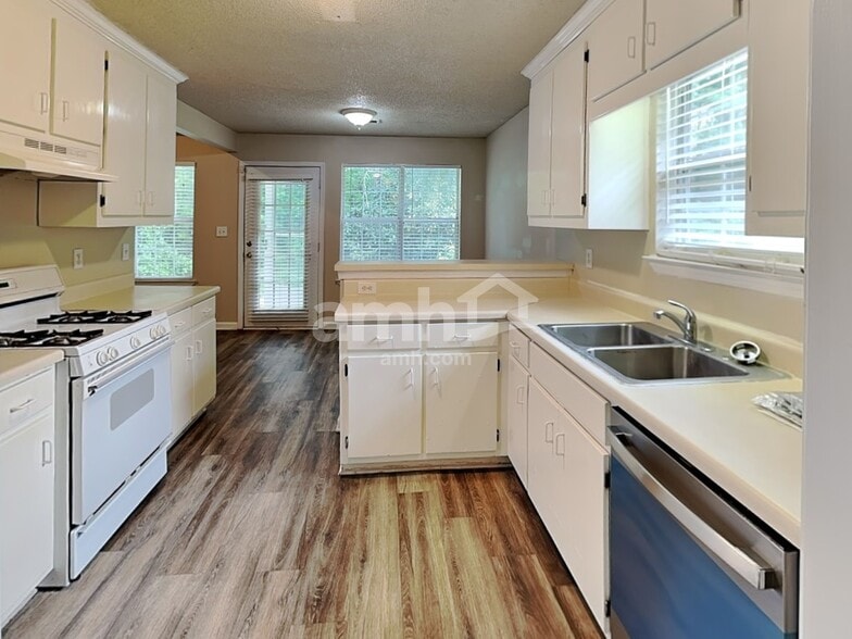 Building Photo - 140 Cannon Dr
