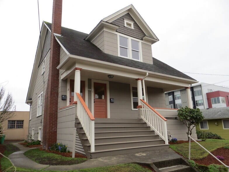 Building Photo - 4818 SE Caruthers St.