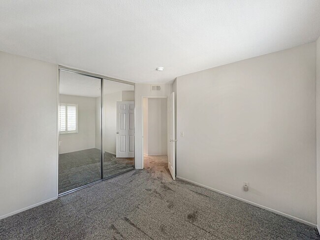 Building Photo - Spacious Oceanside Retreat with Pool, Spa,...
