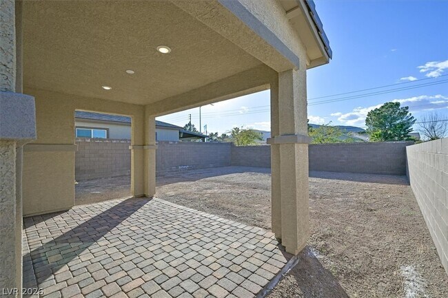 Building Photo - 303 Fletcher Fls St