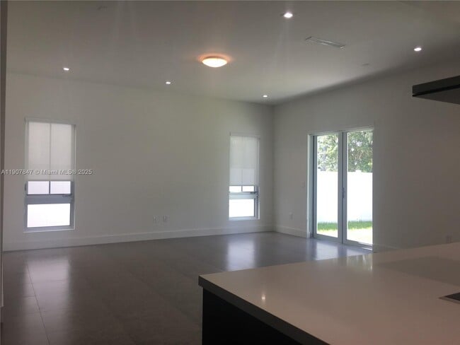 Building Photo - 8258 NW 33rd Terrace