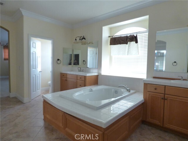 Building Photo - 7238 San Carmela Ct