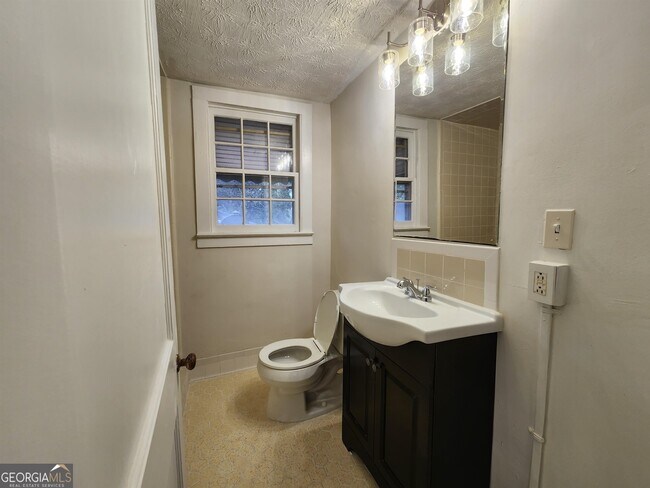 Building Photo - 2269 Camille Dr
