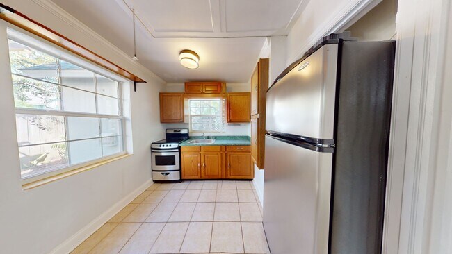 Building Photo - One bedroom, one bath beautiful home near Crescent Lake- move in now- 1/2 off first month rent an...