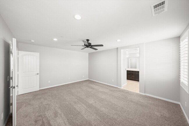 Building Photo - 37749 Fiesta Flower St