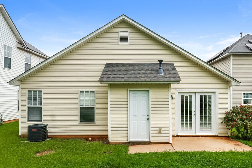 Building Photo - 344 Amir Cir