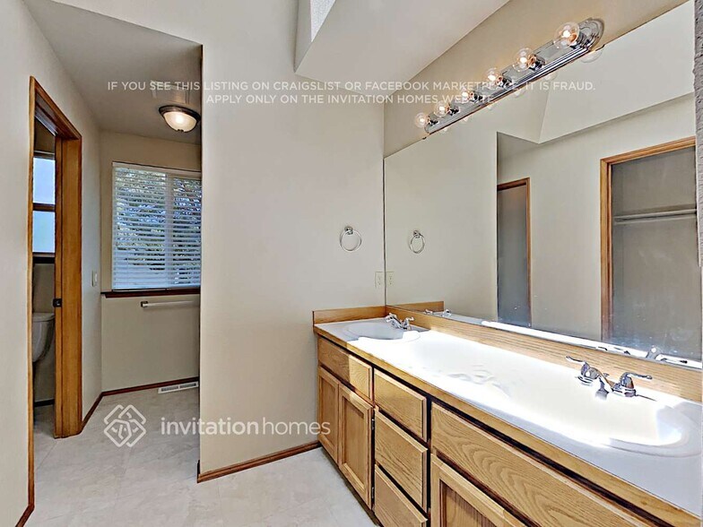 Building Photo - 35353 11th Ct SW