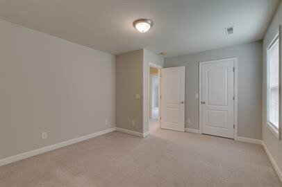 Building Photo - Beautiful 3 bedrooms 2.5 bathrooms in Spri...
