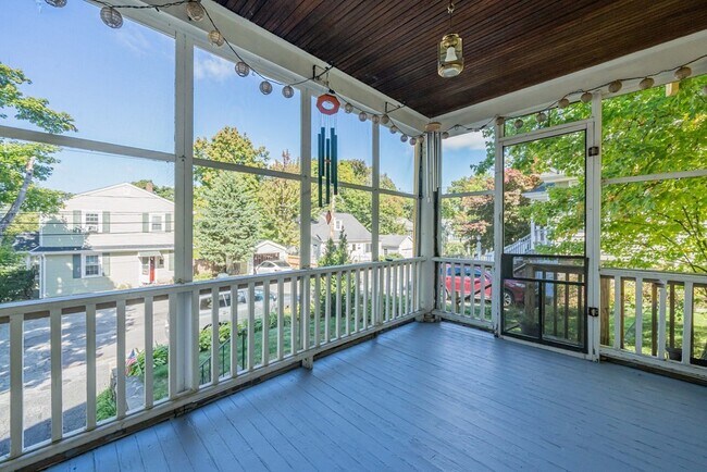 Building Photo - 22 Crescent Hill Ave