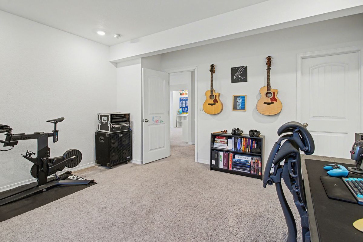 Building Photo - 5768 Heathland Terrace