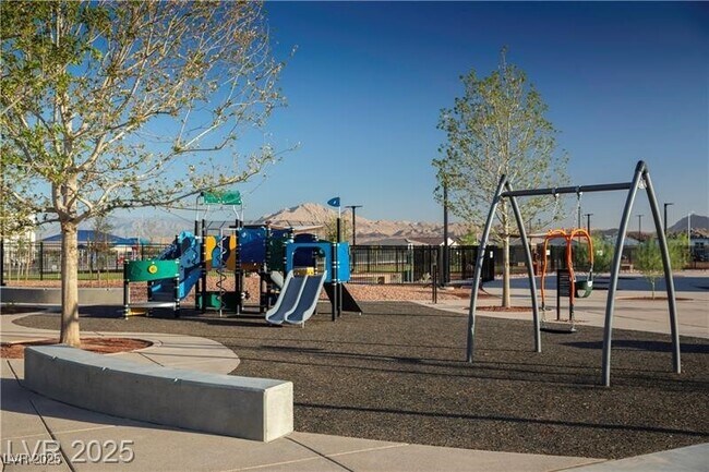 Building Photo - 510 Golden Cardinal Ave