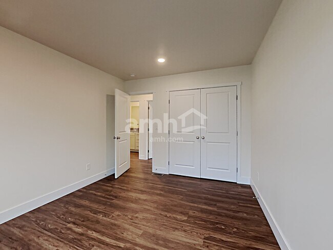 Building Photo - 1626 192nd St Ct E