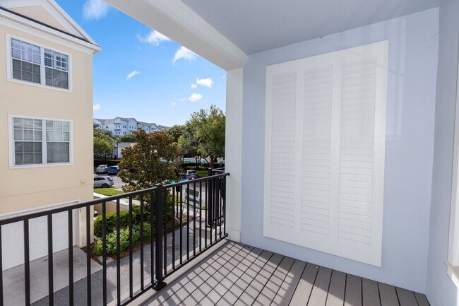 Building Photo - 3-story, 3/3.5, updated, townhome in the heart of Baldwin Park!