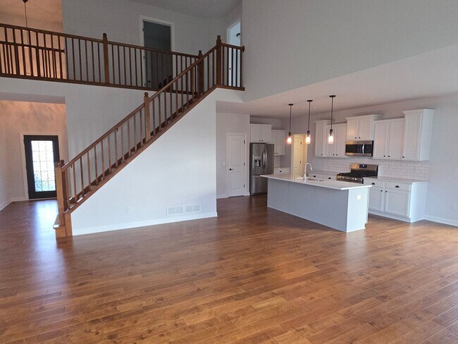 Building Photo - W239N3743 River Birch Ct