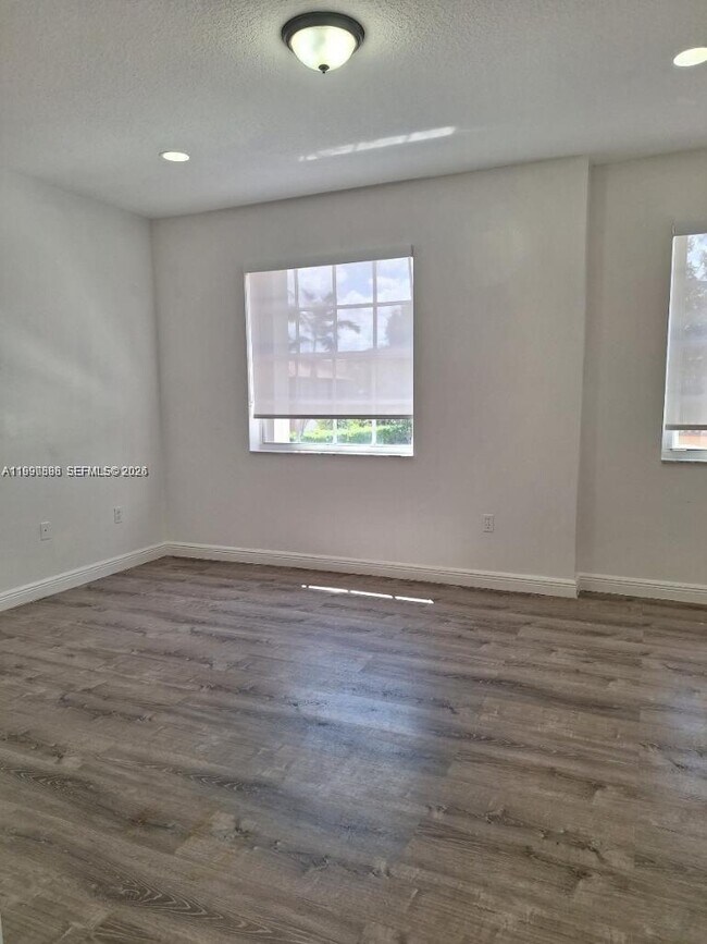 Building Photo - 4972 SW 127th Way