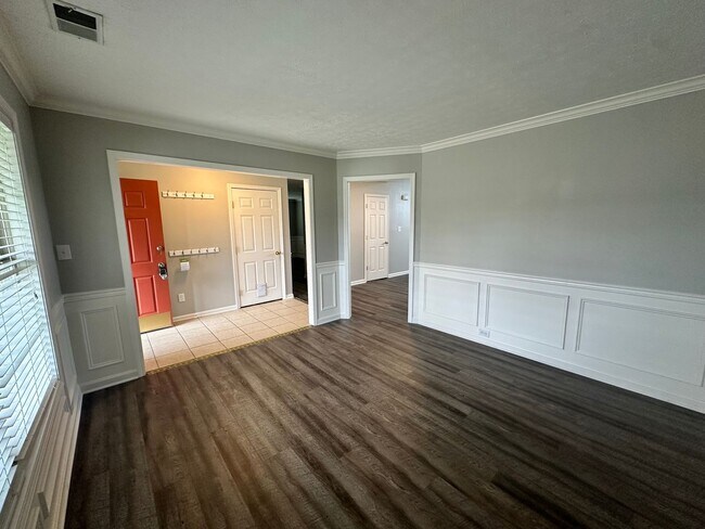 Building Photo - 9215 Eminence Ct