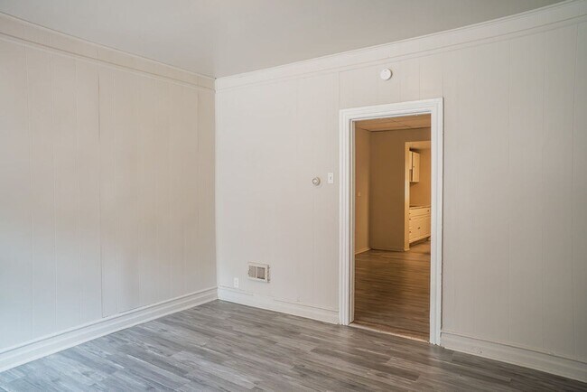 Building Photo - Spacious 3-Bedroom Home with Brand-New Appliances – Available Now in Allentown!