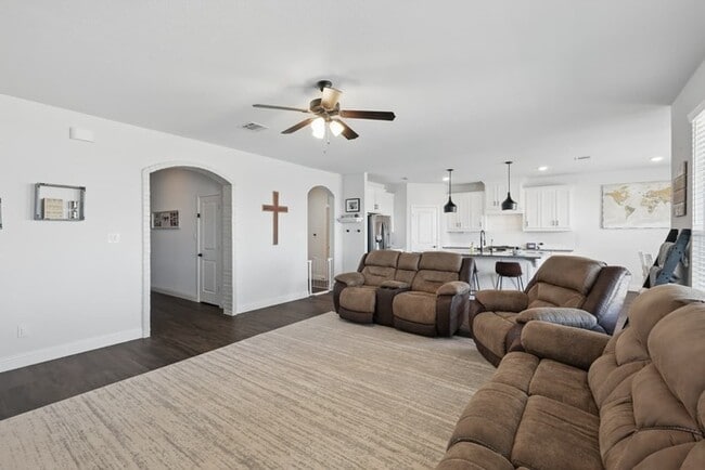 Building Photo - Spacious 3-Bed + Game Room on Corner Lot w...