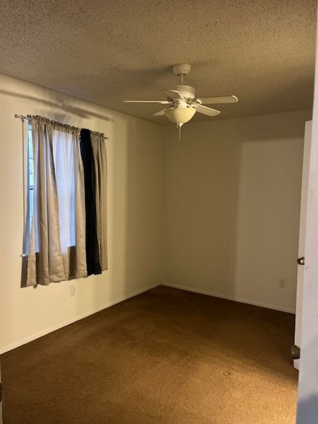 Building Photo - Location is everything! 1 bed 1 bath Bentonville