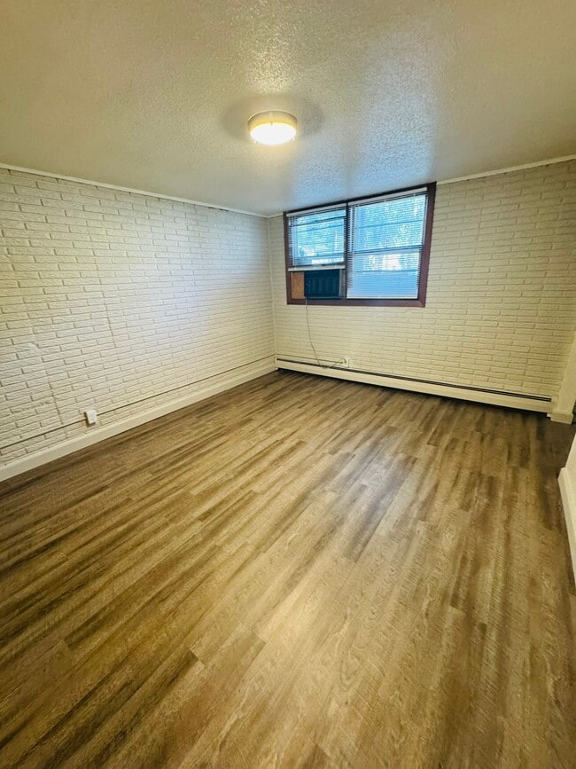 Building Photo - 429