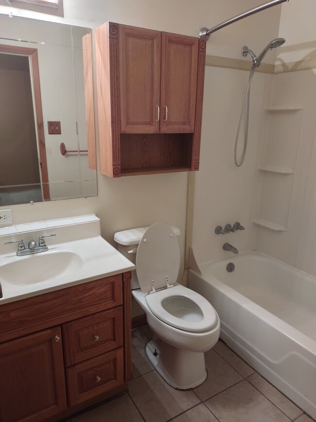 Building Photo - 35 Cedar Ridge Dr