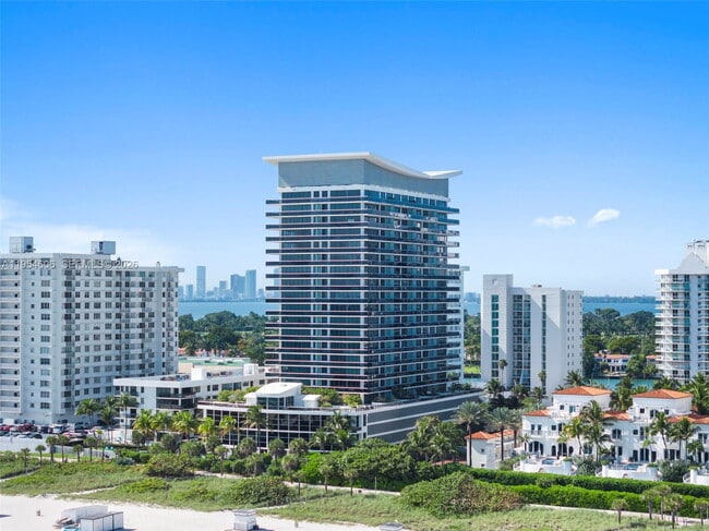 Building Photo - 5875 Collins Ave