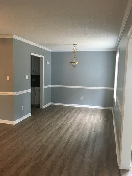 Dining area - 308 Rose Dr
