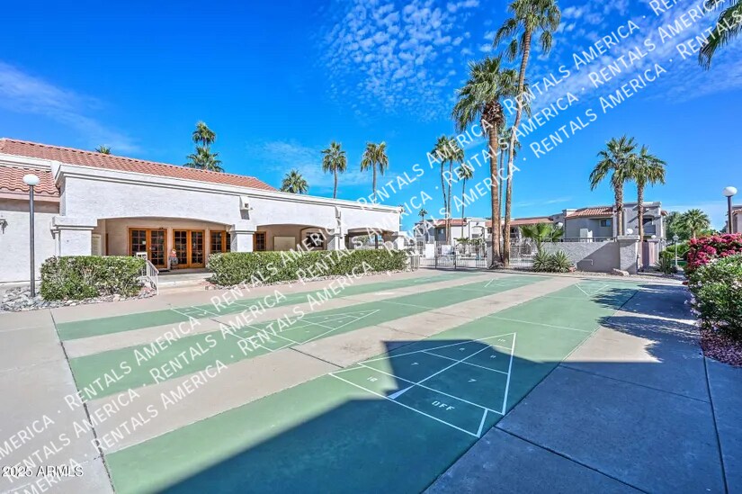 Building Photo - 9151 W Greenway Rd