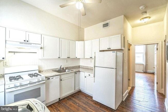 Building Photo - 4373 Cresson St