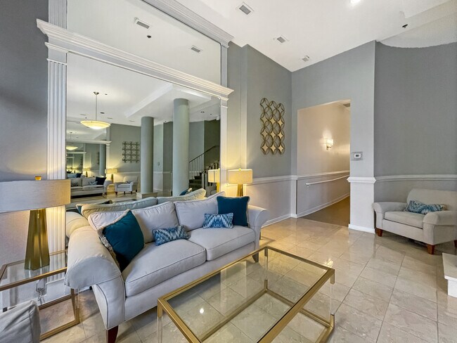 Lobby - 1050 N Taylor St