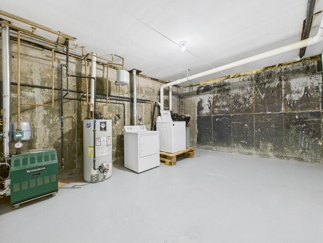 Building Photo - 136 Dow Ave