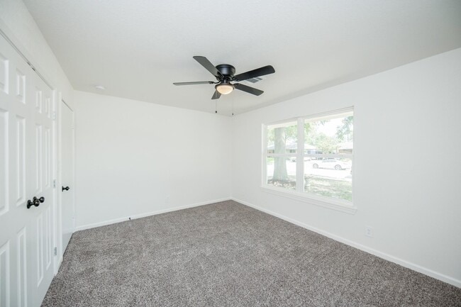 Building Photo - 5221 Libbey Dr