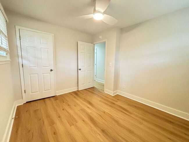 Building Photo - Fully Updated Home in Charleston