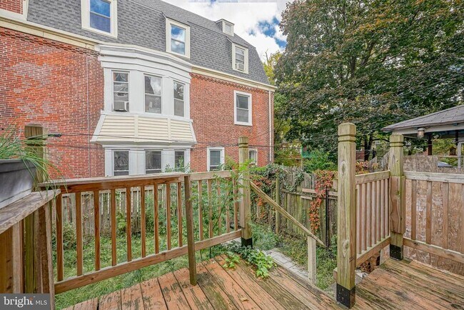 Building Photo - 1119 S 46th St