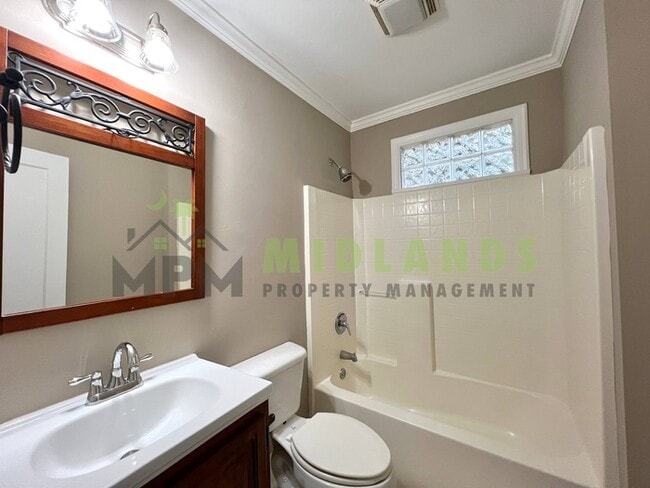 Building Photo - 2728 Holt Dr