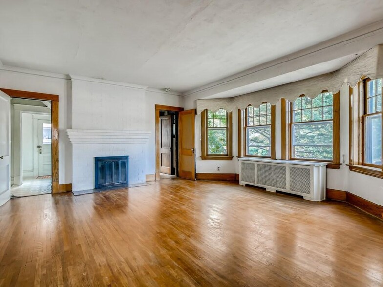 Building Photo - 245 Hamline Ave S