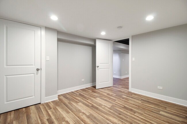 Building Photo - 605 N Wille St