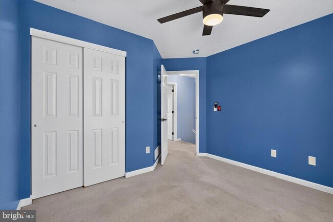 Building Photo - 48 Sussex Dr