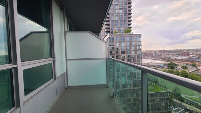 Building Photo - 1 Shore Ln