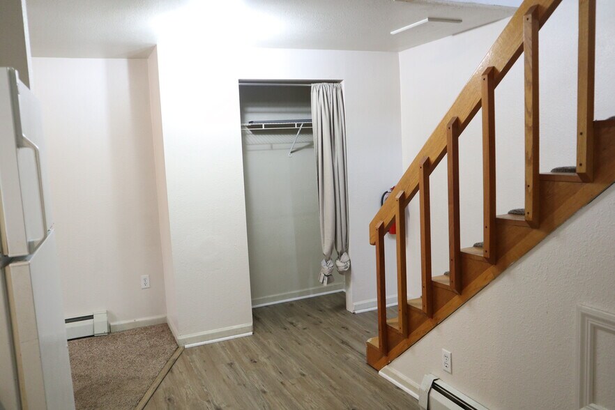 Building Photo - 228 3rd St