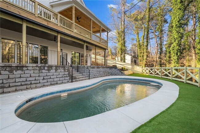 Building Photo - 3784 Pine Needle Dr NW