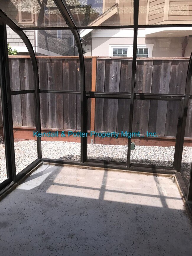 Building Photo - Unique Yacht Harbor 3bed/2bath Home with S...